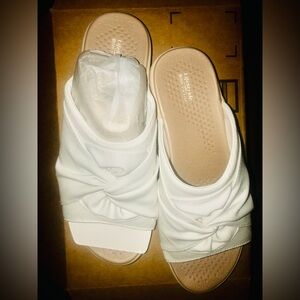 BZees for Lifestride Cherish Sandals 9W
Bright White NWOT